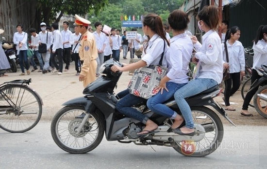 Hà Nội quản chặt học sinh vi phạm giao thông 